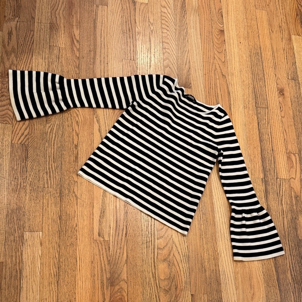 Ann Taylor Monochrome Striped Knit Top Sweater Small
